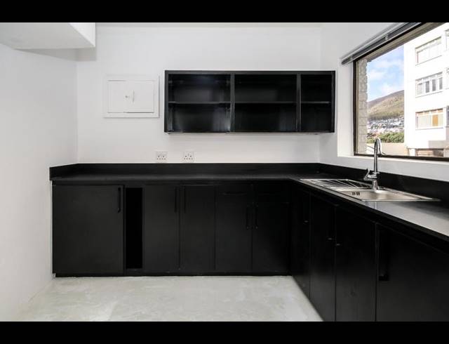 1 BEDROOM PROPERTY TO RENT IN MOUILLE POINT